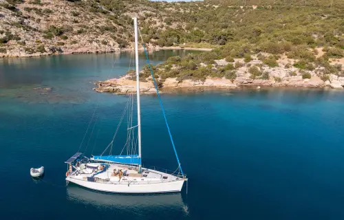 Zorba Monohull