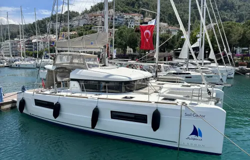 Sail Castor Lagoon 40