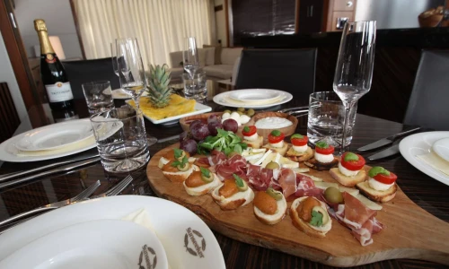 A Cloudy Bay meal