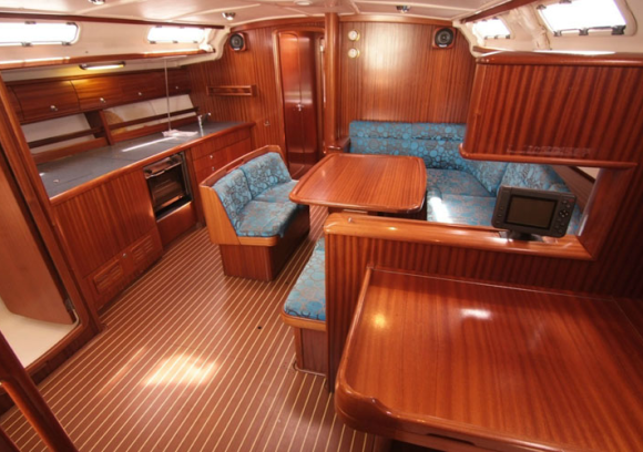 Bavaria 44