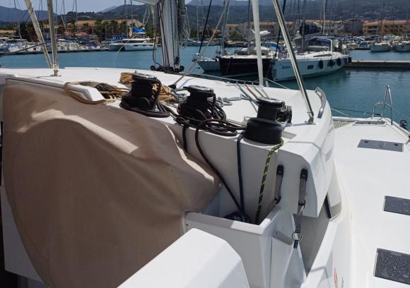 Catamaran Nona