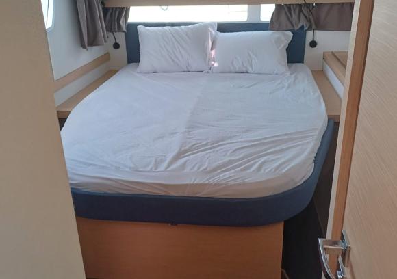 Catamaran Nona