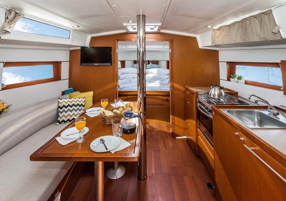 Oceanis 38.1